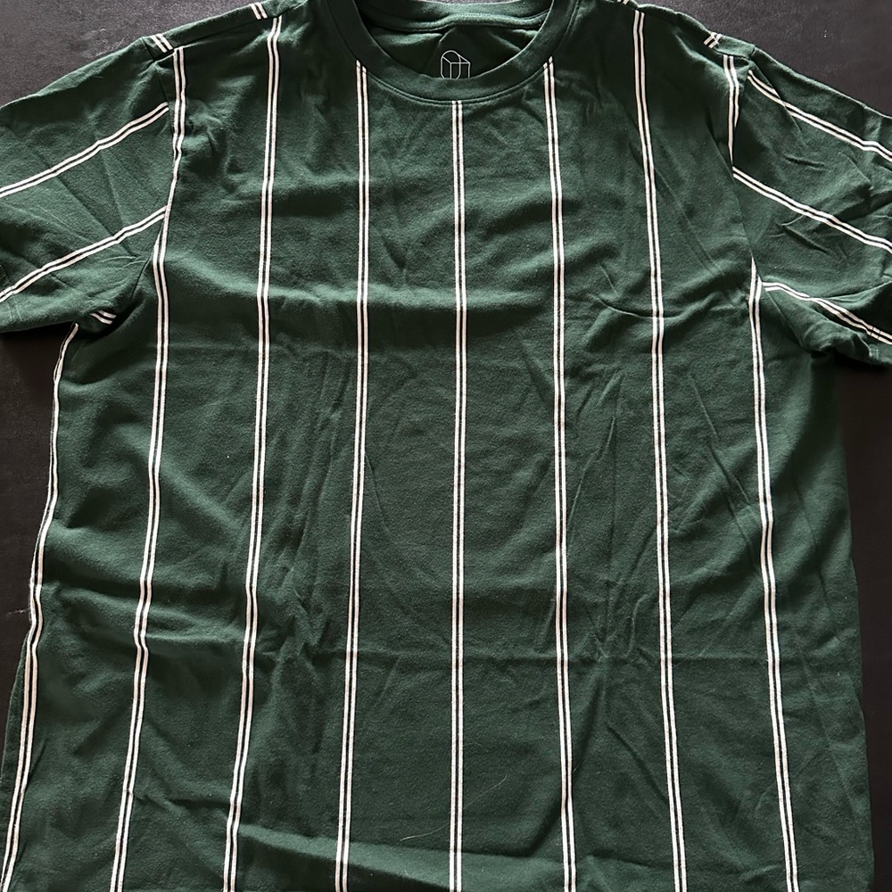 Original Use Men's Green Vertical Stripe Crewneck Shirt